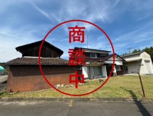 東かがわ市農地付き木造2階建て